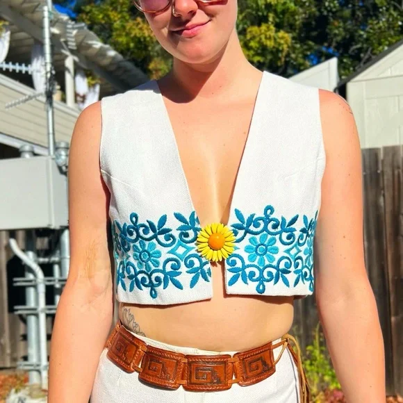 1960's Cotton/Linen Embroidered Vest Flares Ensemble - Picture 5 of 10